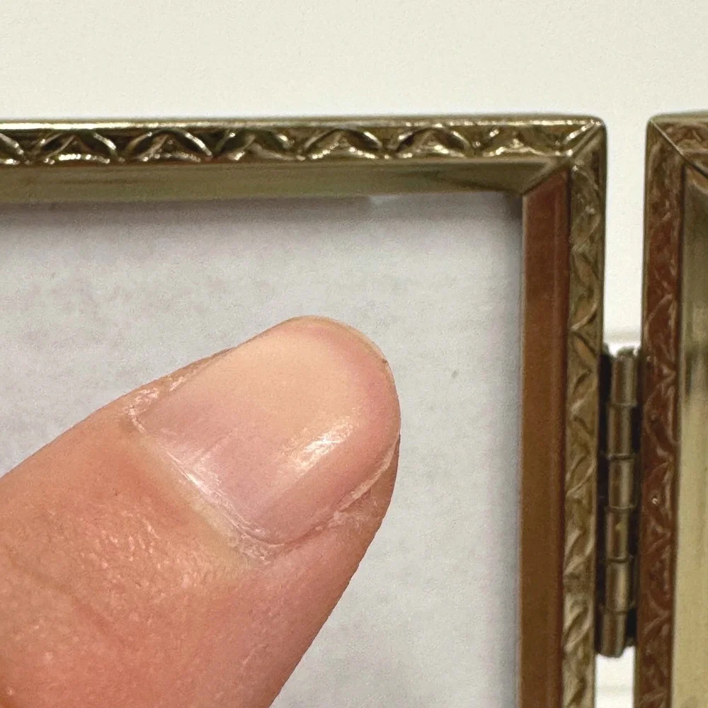 Vintage Ornate Brass Double Folding Picture Frame Embossed Floral Hinged 3.5 x 5